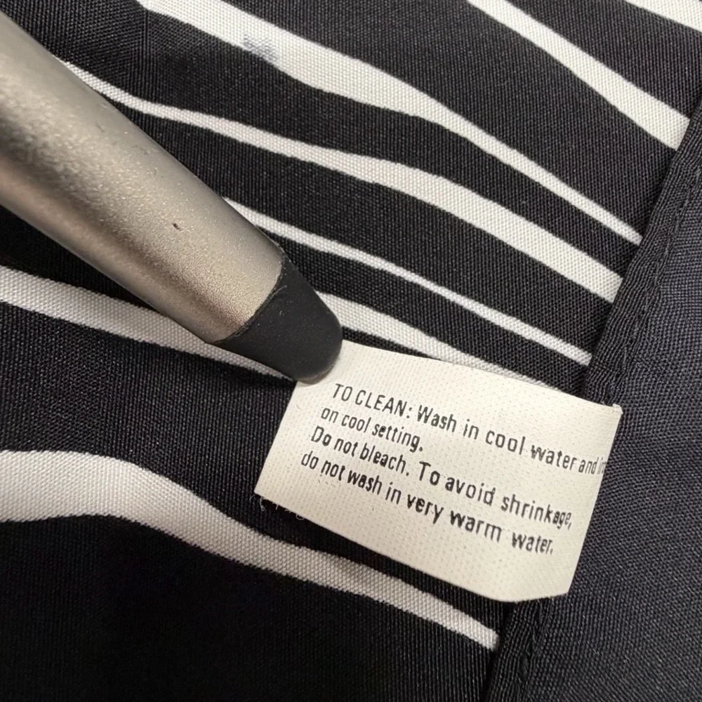 Avon 1988 Womens‎ Black White Zebra Print Scarf  Polyester 34 in